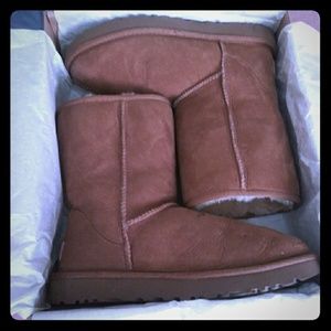 Tan Ugg boots